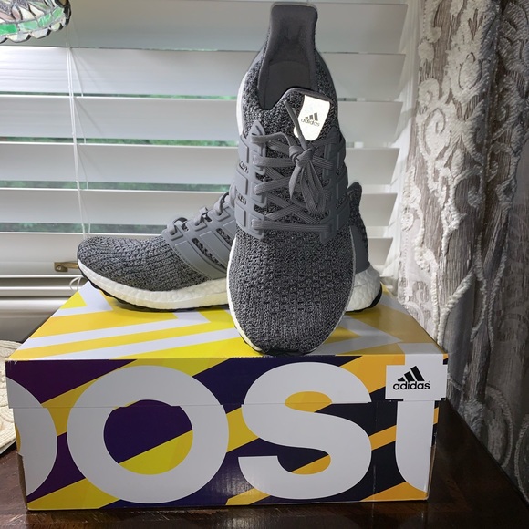 ADIDAS UNISEX ULTRABOOST RUNNING SHOE - Picture 1 of 8